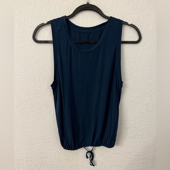 lululemon athletica Tops - Lululemon split back tie bottom sleeveless top womens size 6